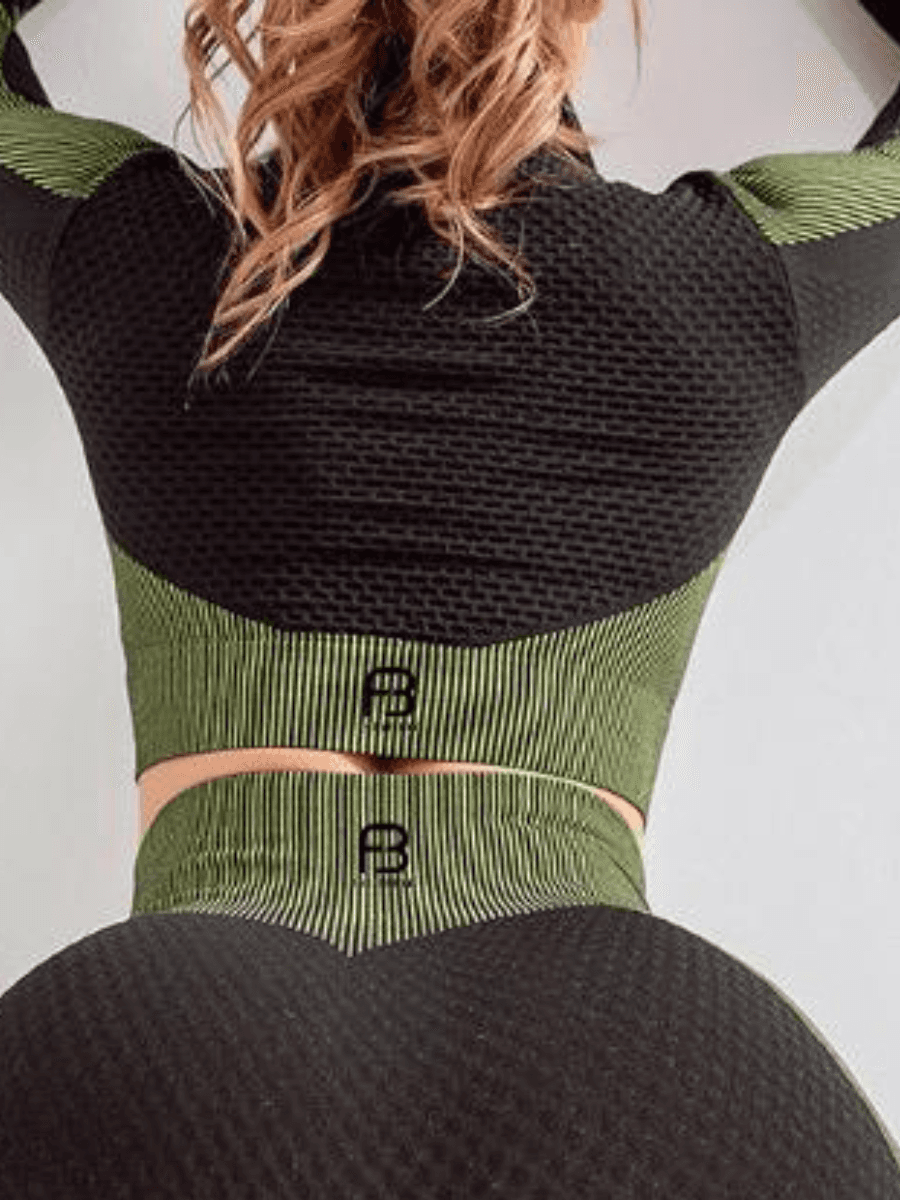 BBL Jacket, Cropped athletic set top with zipper stretchy jacket, workout outfit, athleisure, activewear, activewear sets, workout clothes for women, sweat-wicking, high compression, cellulite smoothing, BBL Jacket, plus size gym outfits, workout wear, gym wear, athletic outfits, nike, under armour, adidas, puma, champion, bombshell activewear, gymshark women, Girlfriend Collective, lululemon, Alo Yoga, Bandier, Athleta, Athletica, Fabletics, Revenge body, Black, green.